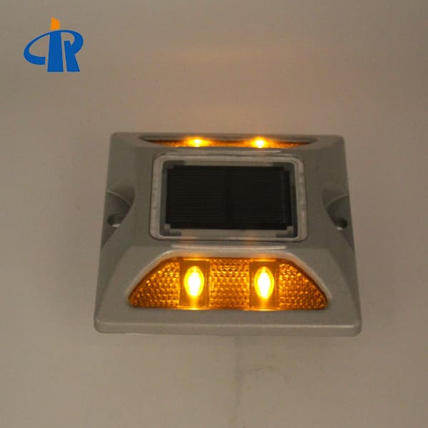 <h3>Synchronized Road Reflective Stud Light For Park With Anchors </h3>
